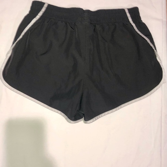 Puma and Under Armour Black and White Shorts Medium - Picture 6 of 7